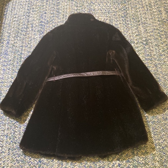 EUC Vintage Faux Fur Coat - Picture 12 of 12
